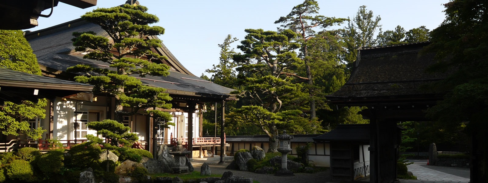 静謐な時を刻む